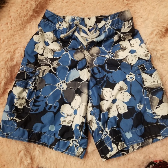 swim trunks - Picture 2 of 4